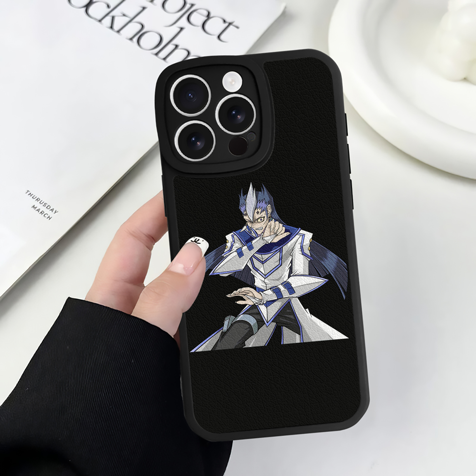 （画像用） 遊☆戯☆王 Yu-Gi-Oh! 【iPhone 16シリーズ対応】シリコンスマホケース（レザー調） 材質：シリコン